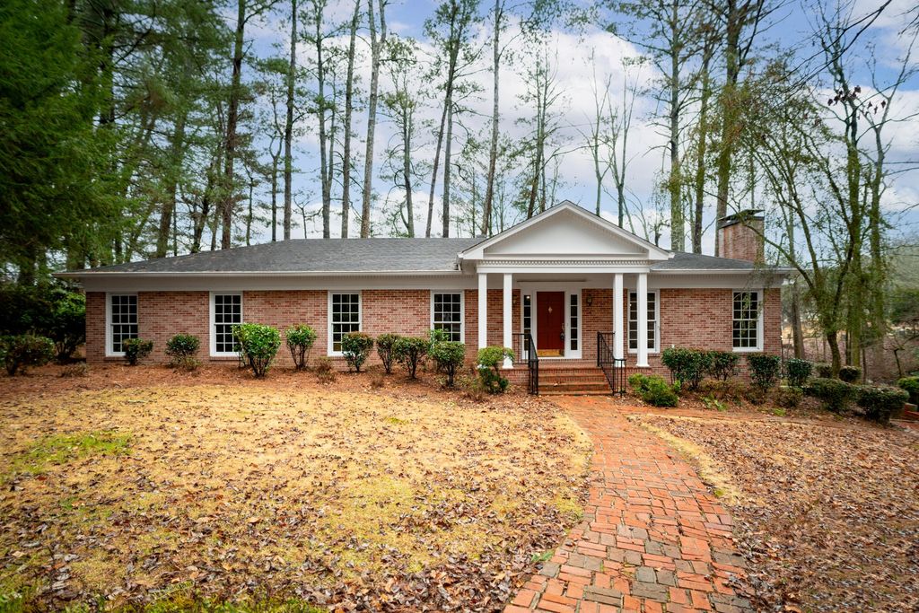 302 Brookwood Lane, La Fayette, GA 30728