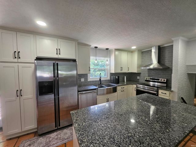 2251 Viehe Drive, Evansville, IN 47725