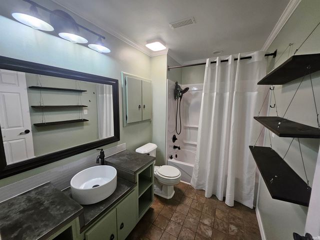 2251 Viehe Drive, Evansville, IN 47725