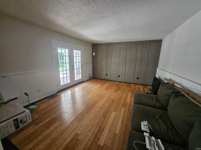 2251 Viehe Drive, Evansville, IN 47725