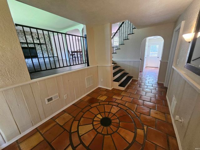 2251 Viehe Drive, Evansville, IN 47725