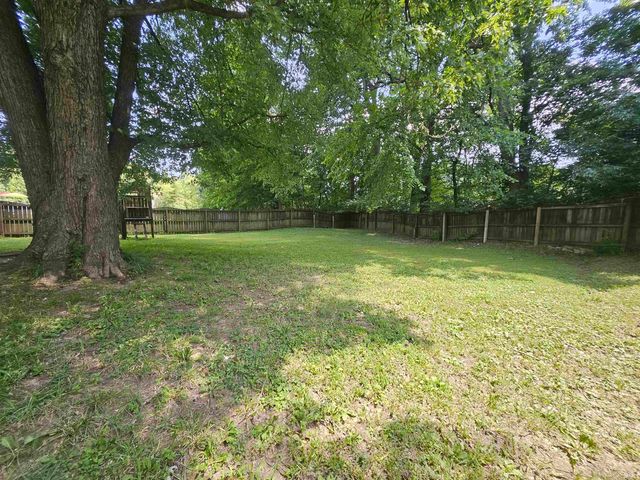 2251 Viehe Drive, Evansville, IN 47725