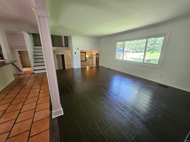 2251 Viehe Drive, Evansville, IN 47725