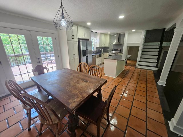2251 Viehe Drive, Evansville, IN 47725