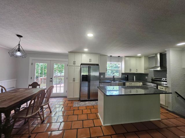 2251 Viehe Drive, Evansville, IN 47725