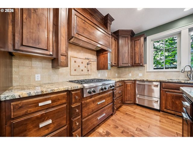 18086 JENIFERS Way, Lake Oswego, OR 97035