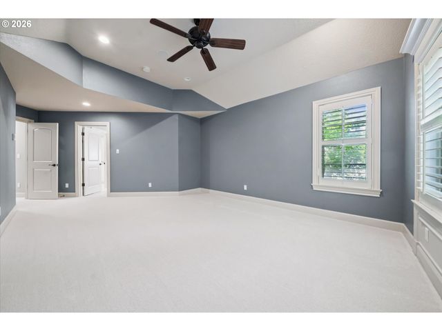 18086 JENIFERS Way, Lake Oswego, OR 97035