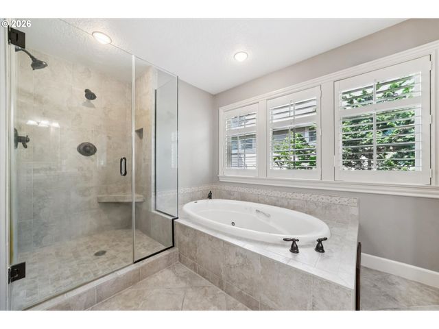 18086 JENIFERS Way, Lake Oswego, OR 97035