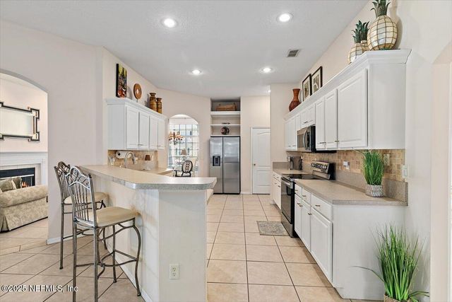 11890 MAGNOLIA FALLS Drive, Jacksonville, FL 32258