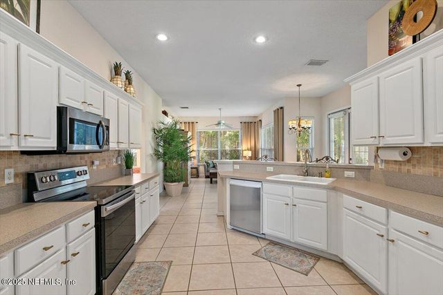 11890 MAGNOLIA FALLS Drive, Jacksonville, FL 32258