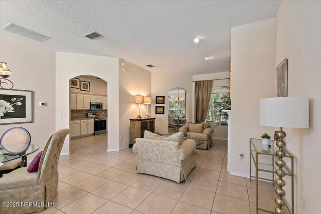 11890 MAGNOLIA FALLS Drive, Jacksonville, FL 32258