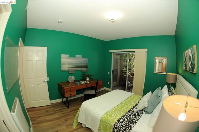 280 Caldecott LN 202, Oakland, CA 94618