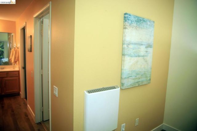 280 Caldecott LN 202, Oakland, CA 94618