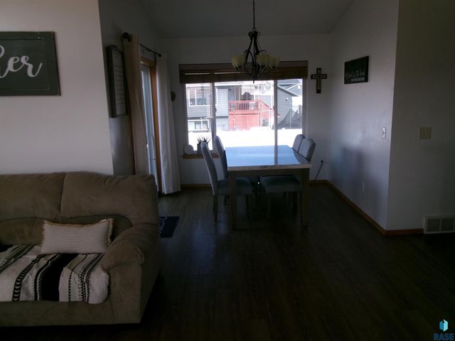 7328 W 51st St Street, Sioux Falls, SD 57105