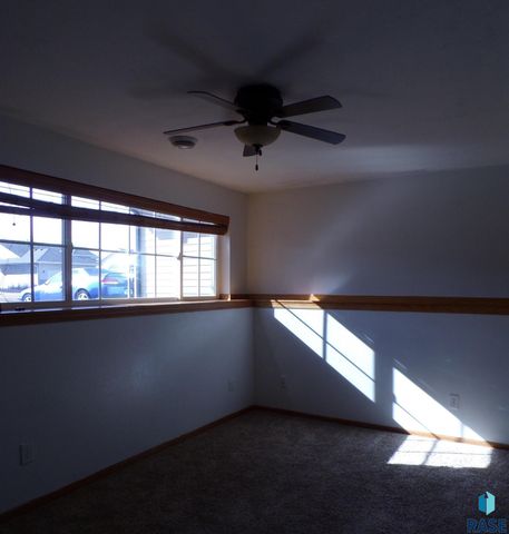 7328 W 51st St Street, Sioux Falls, SD 57105