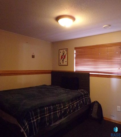 7328 W 51st St Street, Sioux Falls, SD 57105