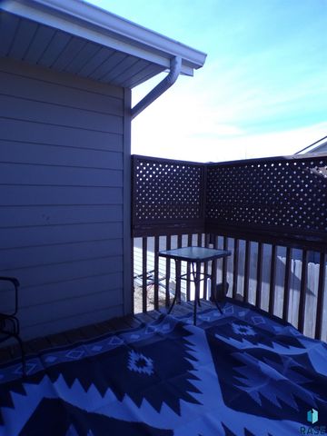 7328 W 51st St Street, Sioux Falls, SD 57105