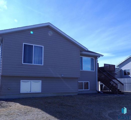 7328 W 51st St Street, Sioux Falls, SD 57105