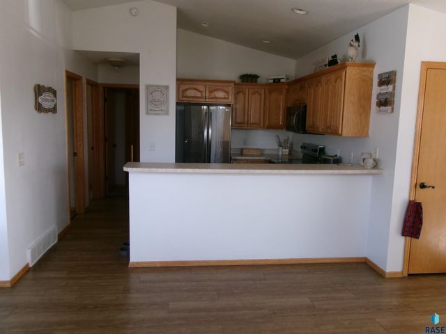 7328 W 51st St Street, Sioux Falls, SD 57105