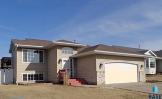 7328 W 51st St Street, Sioux Falls, SD 57105
