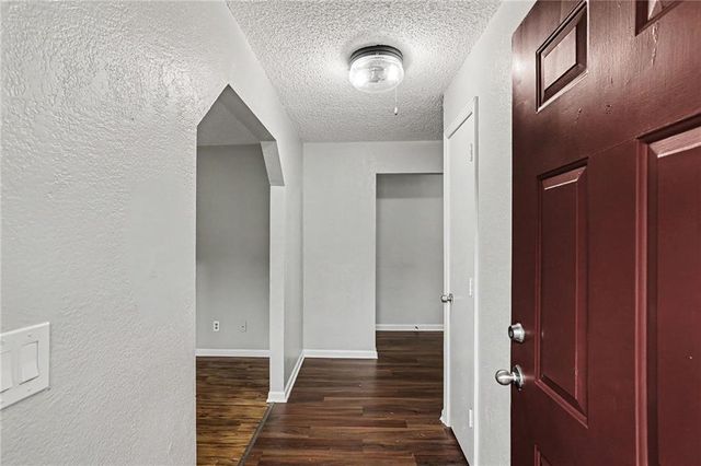 8012 E 100th Street, Kansas City, MO 64134