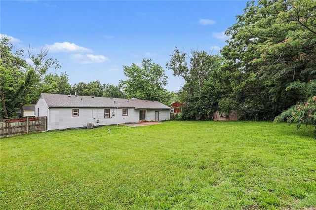 8012 E 100th Street, Kansas City, MO 64134