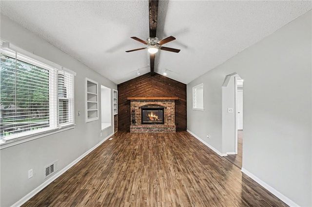 8012 E 100th Street, Kansas City, MO 64134