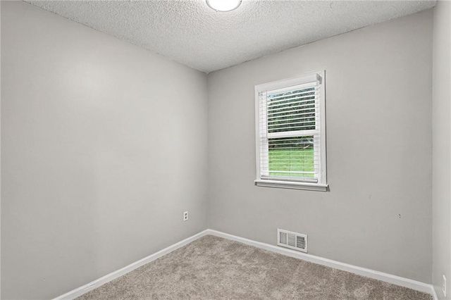 8012 E 100th Street, Kansas City, MO 64134