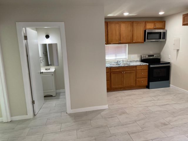 509 Freeman Avenue NW, Albuquerque, NM 87107