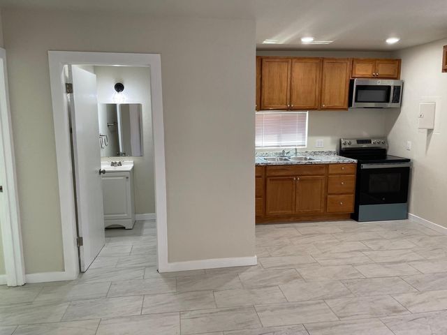 509 Freeman Avenue NW, Albuquerque, NM 87107