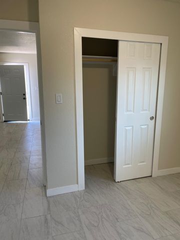 509 Freeman Avenue NW, Albuquerque, NM 87107