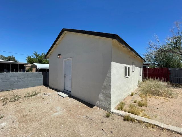 509 Freeman Avenue NW, Albuquerque, NM 87107