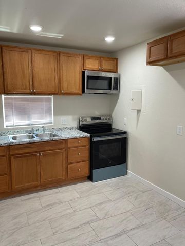 509 Freeman Avenue NW, Albuquerque, NM 87107