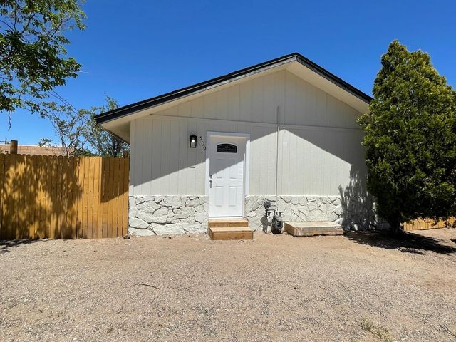 509 Freeman Avenue NW, Albuquerque, NM 87107