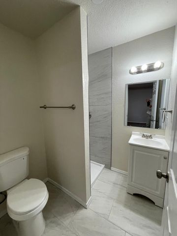 509 Freeman Avenue NW, Albuquerque, NM 87107