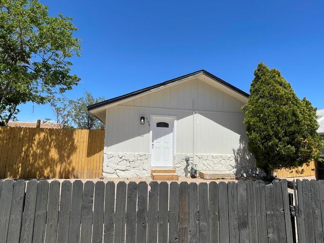 509 Freeman Avenue NW, Albuquerque, NM 87107