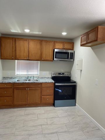 509 Freeman Avenue NW, Albuquerque, NM 87107