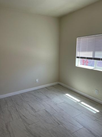 509 Freeman Avenue NW, Albuquerque, NM 87107