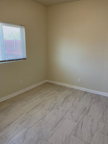509 Freeman Avenue NW, Albuquerque, NM 87107