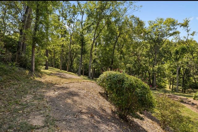 5516 Deer Way Dr, Nashville, TN 37211