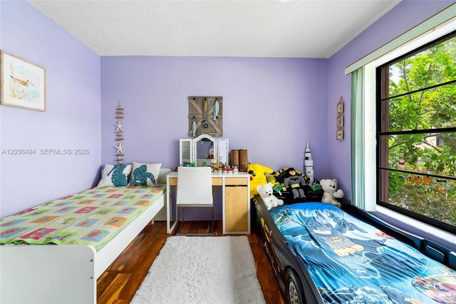 3340 Oak Dr, Hollywood, FL 33021