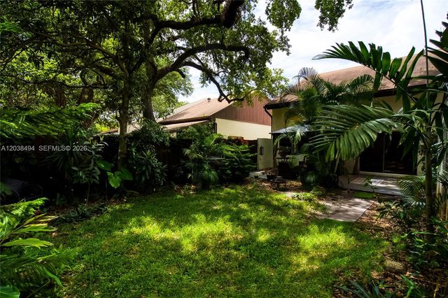 3340 Oak Dr, Hollywood, FL 33021