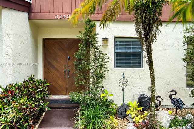 3340 Oak Dr, Hollywood, FL 33021