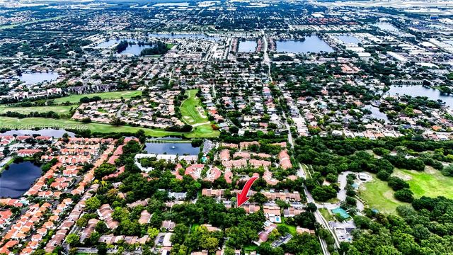 3340 Oak Dr, Hollywood, FL 33021