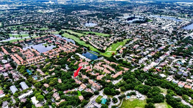 3340 Oak Dr, Hollywood, FL 33021