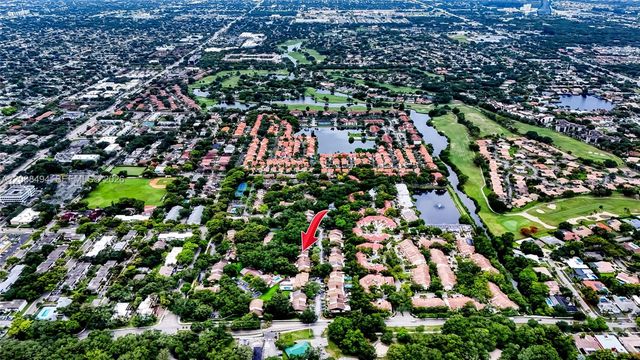 3340 Oak Dr, Hollywood, FL 33021