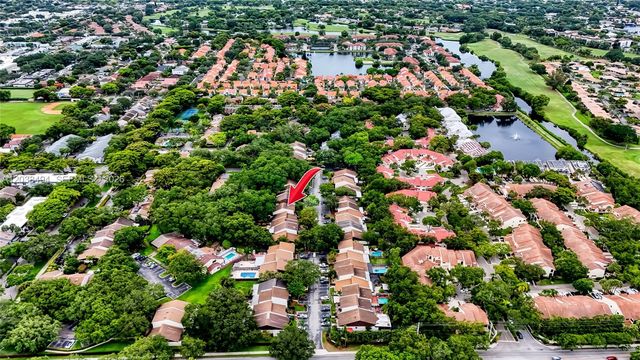 3340 Oak Dr, Hollywood, FL 33021