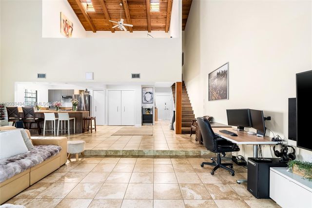3340 Oak Dr, Hollywood, FL 33021