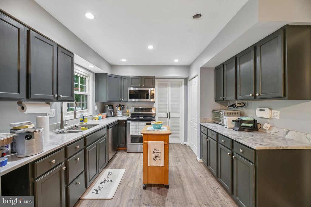 Image 14 of property listing at 2225 HARWOOD LN, Bowie, MD 20716