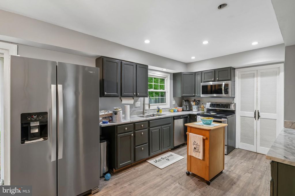 Image 15 of property listing at 2225 HARWOOD LN, Bowie, MD 20716
